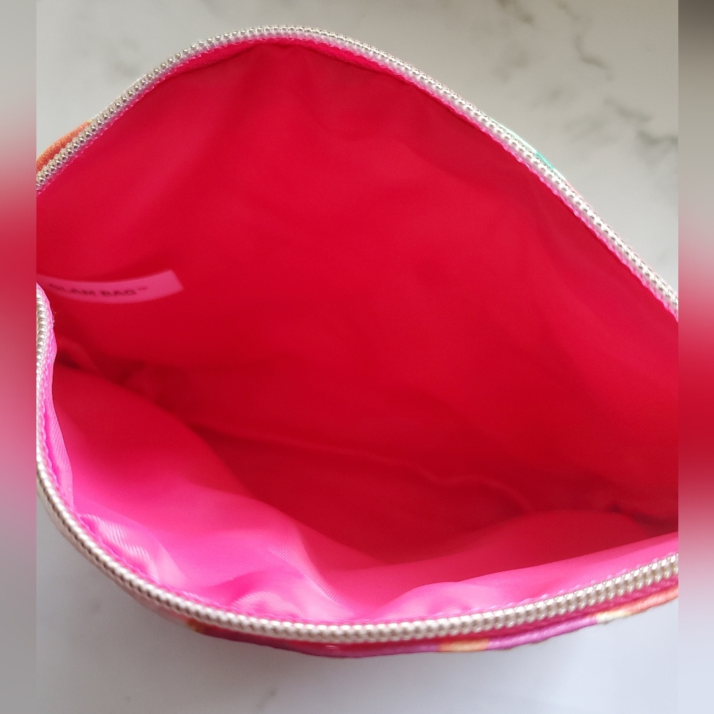 Ipsy Bag - Picture 3 of 3